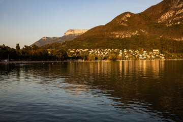 Obraz premium Début de soirée sur le Lac d'Annecy