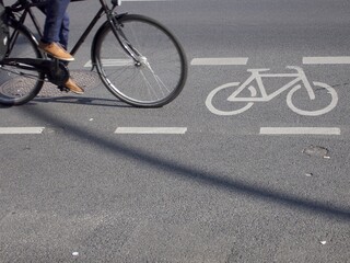 Fahrrad auf Fahrradweg