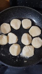 frying pan with potatoes