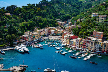 Fototapeta na wymiar view of the bay in Portofino