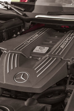 Mercedes-Benz AMG SLS engine bay view