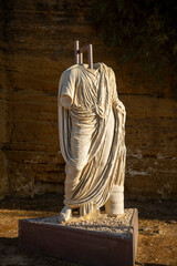 Statue without the head in Temple Valley
