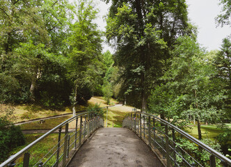 Bad Wildbad  im Nordschwarzwald - Kurpark Rundgang. Flanieren zwischen der Fluss Enz und...