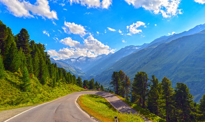 Ötztalstraße nahe Timmelsjoch in Tirol, Österreich