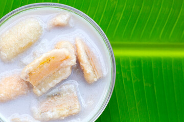 Fototapeta na wymiar Banana in coconut milk. Thai dessert