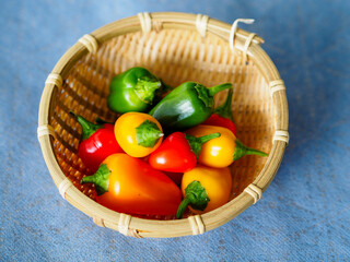 カラフルな小さいパプリカ