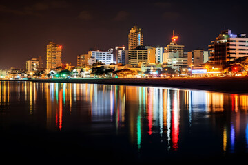 Obraz premium The city night on pattaya beach 