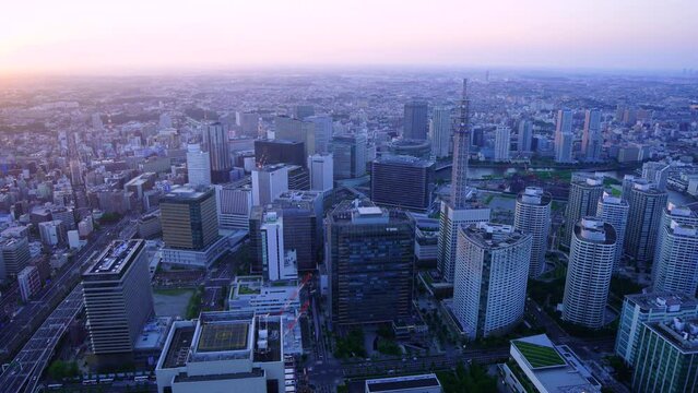 横浜タイムラプス 夕暮れの横浜市街の景色