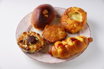 菓子パンと総菜パン