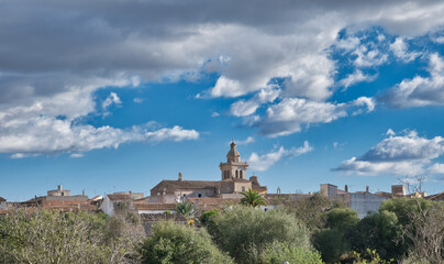 Fototapeta na wymiar skyline of the town of algaida