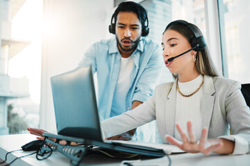 Call center, training with manager and laptop, help with CRM process for customer service and telecom. Working together, team and coaching with people in office, telemarketing and advice with support