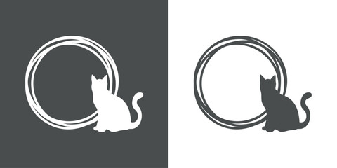 Logo con marco circular con líneas con silueta de gato negro sentado © teracreonte