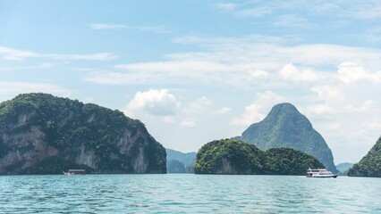 Naklejka premium Scenic view of the sea and island mountains in Phang Nga Bay, Phuket, Thailand.