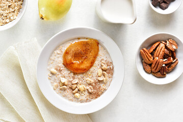 Oat porridge with caramelized pear and peanut