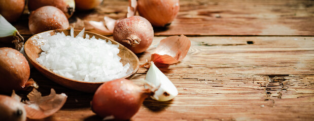 Fresh chopped onion.