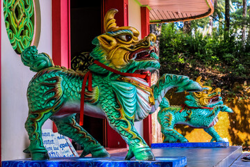 chinese dragon statue