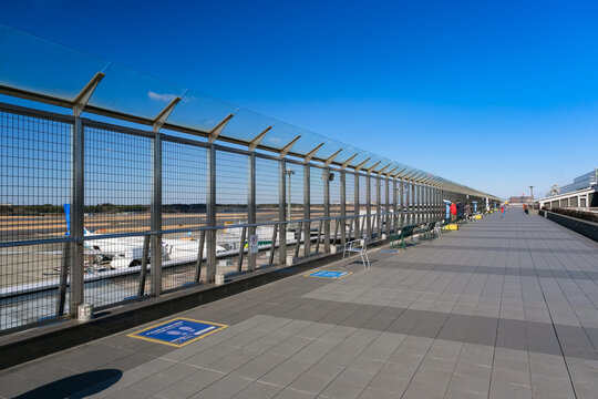 千葉県成田市 成田国際空港、第1ターミナル 展望デッキ（2023年2月9日）