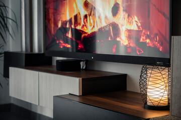 Beau meuble moderne avec cheminée sur TV