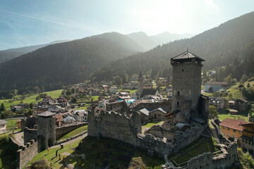 Fototapeta na wymiar castello Ossana Trentino Val di Sole