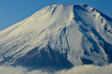 道志山塊の石割山より望む富士山
