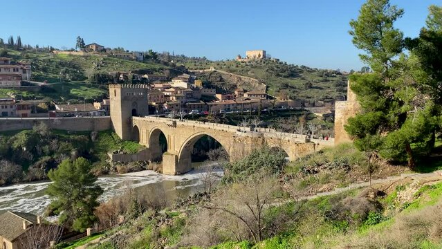 Video of the defensive walls and stone bridge of Toledo, Spain