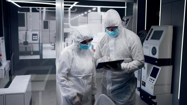 Sterile Semiconductor Manufacturing Factory And Workers