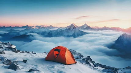 Photo sur Plexiglas Mont Blanc Orange tent in the snow with mountains and sunset in the background