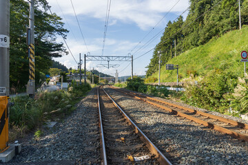 中尊寺通りの踏切から見る風景／日本岩手県平泉町