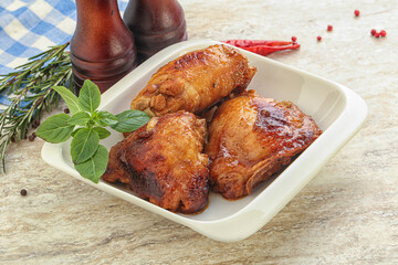 Roasted chicken leg with spicy sauce