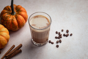 pumkin spice latte café aux épices et potiron cannelle muscade cardamome