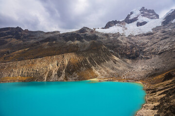 Obraz premium Lake in Cordillera