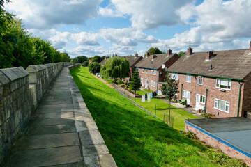 Fototapeta na wymiar Scenic view of the city wall of York