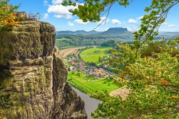 Photo sur Plexiglas Le pont de la Bastei View from the Bastei Felsen into the Elbe valley and the Lilienstein