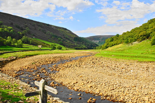 The River Swale in Upper Swaledale, Yorkshire Dales, North Yorkshire, England, UK