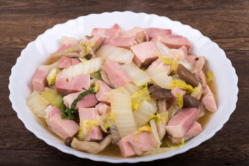 ハムと白菜とキノコの炒めもののアップ