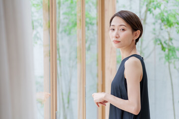 ワンピースを着た女性のポートレート