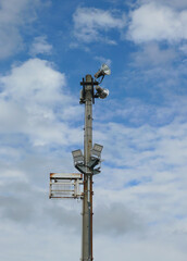 駐車場に設置された各種照明。