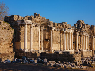 Obraz premium travel to ancient city of Side, Antalya coast of Turkey in tourist low season. Side was most important port city of Pamphylia in antiquity.