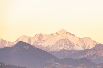 le Mont- Blanc  au coucher du soleil