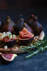 figs cheese with mold and jamon