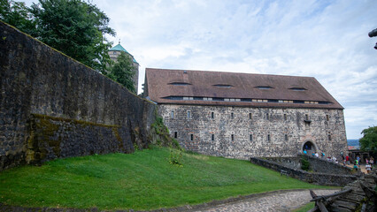 Zamek Stolpen – średniowieczny zamek usytuowany w miejscowości Stolpen, pozostający częściowo w ruinie - obrazy, fototapety, plakaty