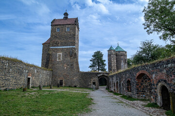 Zamek Stolpen – średniowieczny zamek usytuowany w miejscowości Stolpen, pozostający częściowo w ruinie