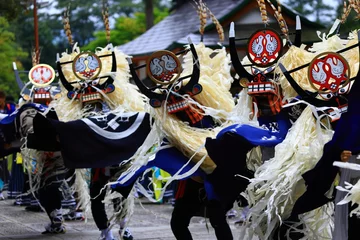 Fototapeten 岩手県　民俗芸能公演　獅子踊り © yspbqh14
