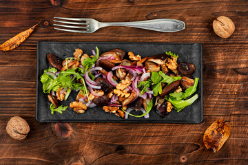 Roasted mushroom salad, top view.