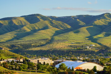 Landscape of house and mountain in city Pocatello in the state of Idaho	