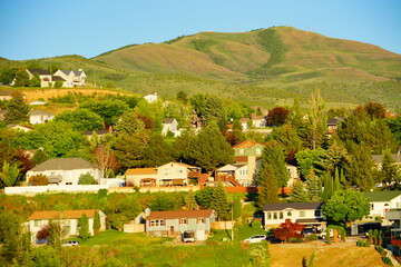 Fototapeta na wymiar Landscape of house and mountain in city Pocatello in the state of Idaho