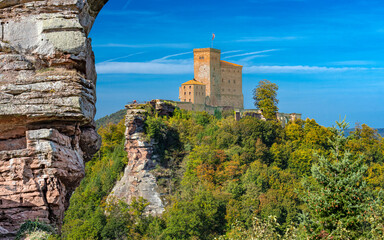 Fototapeta na wymiar Trifels Castle is a rock castle in the Palatinate Forest above the southern Palatinate town Annweiler. Wasgau, Rhineland-Palatinate, Germany, Europe