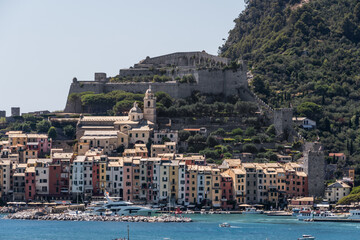 Portovenere - la calata, il borgo marinaro, la chiesa, il castello