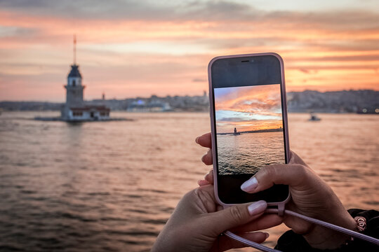 the splendid Maiden Tower in Istanbul photographed at sunset with a smartphone