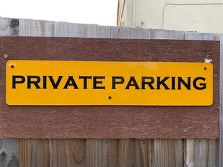 Picture of a yellow sign 